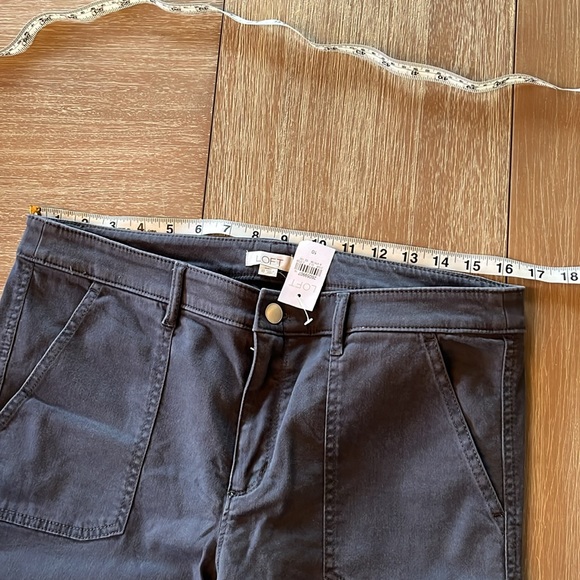 New With a tags Loft Gray Patch Pocket Pants size 10 - Picture 3 of 6